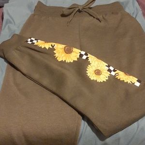 Rue 21 army green sweat pants